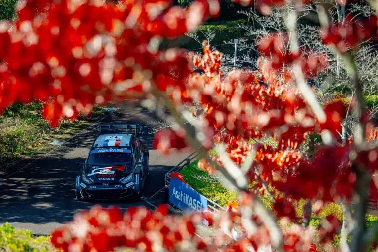 Kiélezett Ogier-Evans csata szombaton, Neuville kiesett, Katsuta hibázott Japánban