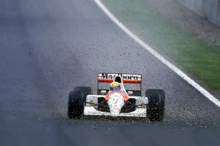 Eladó az autó, amellyel Senna pályafutása egyik legnagyobb győzelmét és utolsó vb-címét érte el