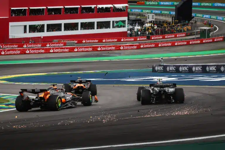 Váratlan helyről kapott támogatást a megbüntetett Piastri