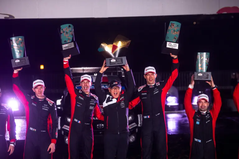 Toyoda váratlan üdvözlésben részesült, majd együtt ünnepelhetett csapatával Japánban