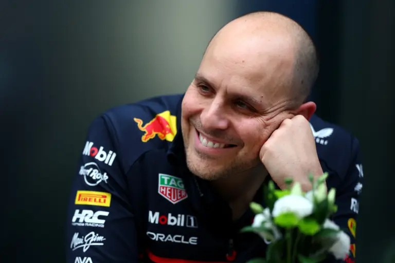 A Williams is versenybe szállt Max Verstappen versenymérnökéért