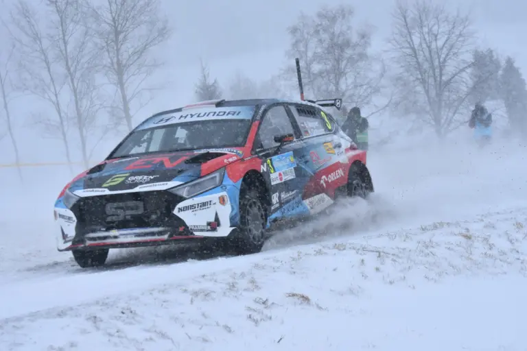 Wagner elspórolta előnyét, Ostberg bajba került, László Martin kiesett a Janner Rallyn
