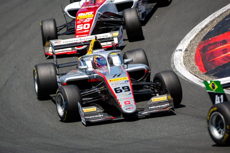 Tömegbalesettel zárult Rovanpera első hétvégéje Új-Zélandon