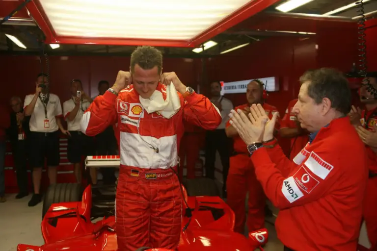 Hill: Schumachert idegesítette és irritálta, hogy vissza kellett vonulnia