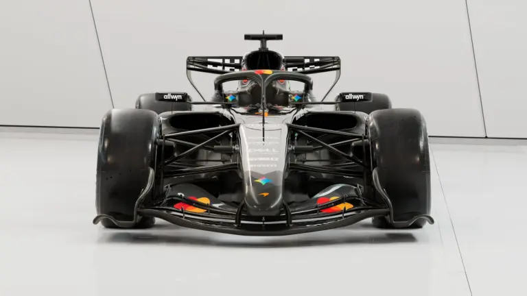 A Red Bull és a McLaren is megmutatta valódi 2026-os autóját