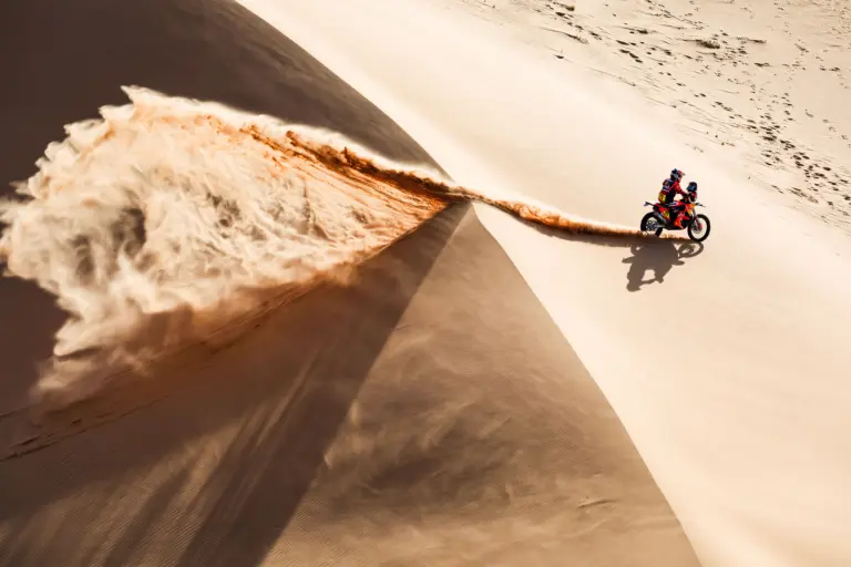 Még szorosabbá válhat a motorosok csatája a Dakar hetedik szakasza után