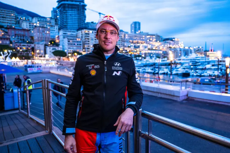 Négy nagy riválissal számol Neuville az idei WRC-szezonban