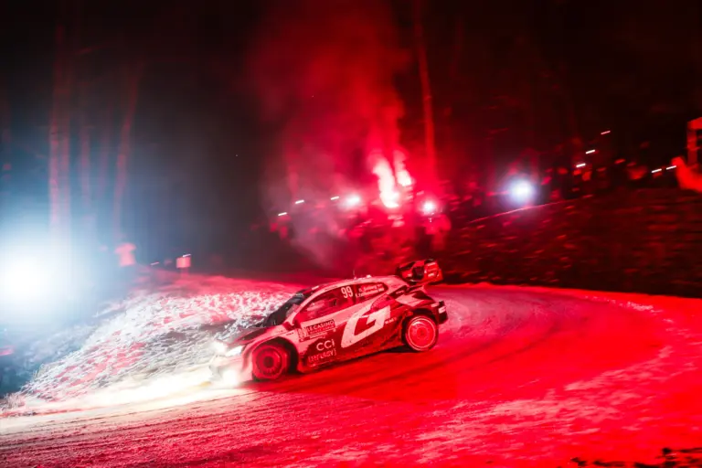 A gyorsasági, ahol Oliver Solberg leiskolázta a WRC-mezőnyt (videó)