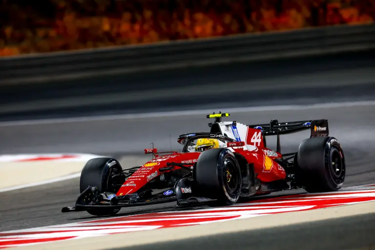 Hamilton megpróbálta csőbe húzni a nézőket és az őt filmező stábot?