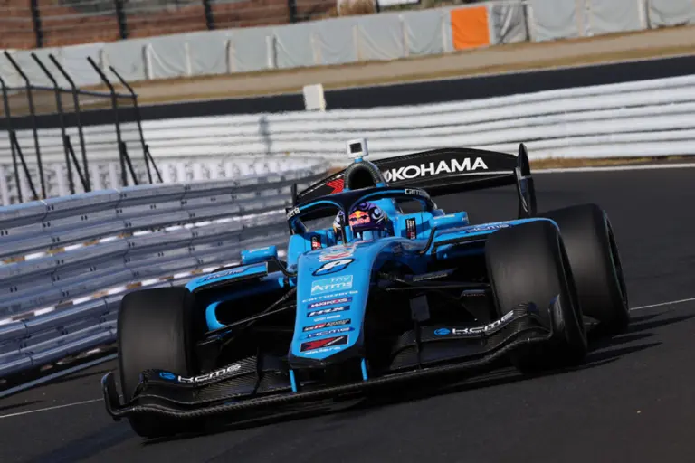 Tehcnikai hiba, piros zászlók: így kezdett Rovanperä Japánban