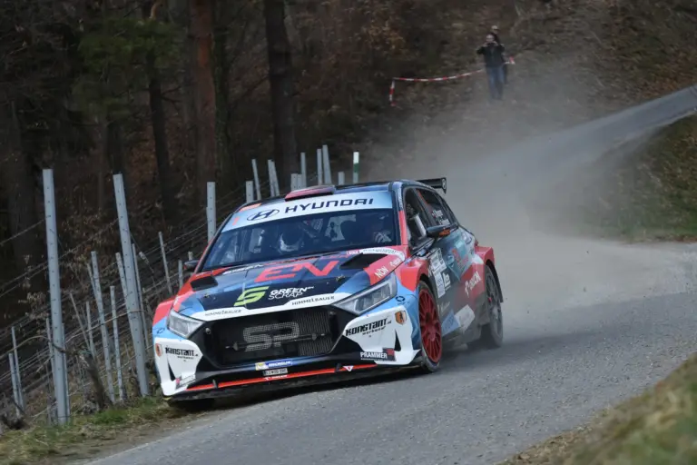 A horror baleset után Wagner nyerte a Rebenland Rallyt, magyar dobogósok a Mitropa Kupában