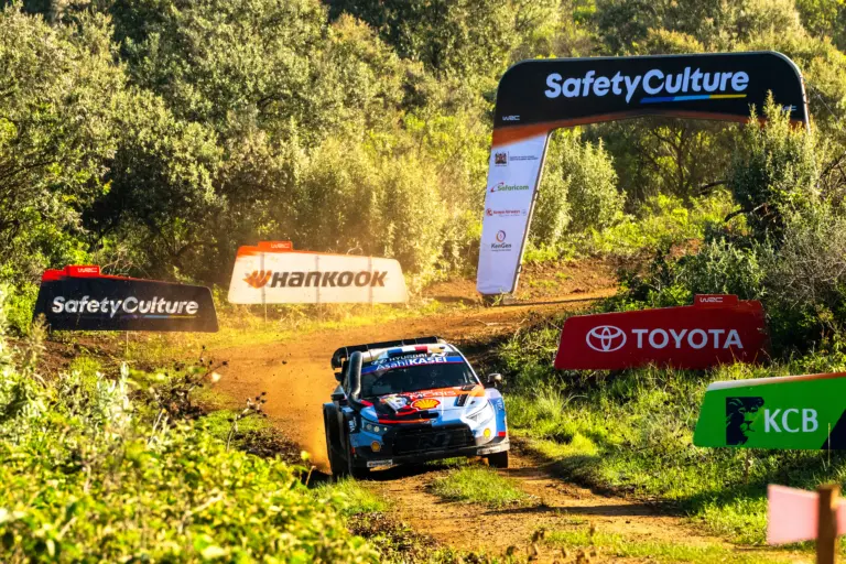 Ogier elkezdte a felzárkózást, életjelet adott a Hyundai a Szafari Rallyn péntek reggel