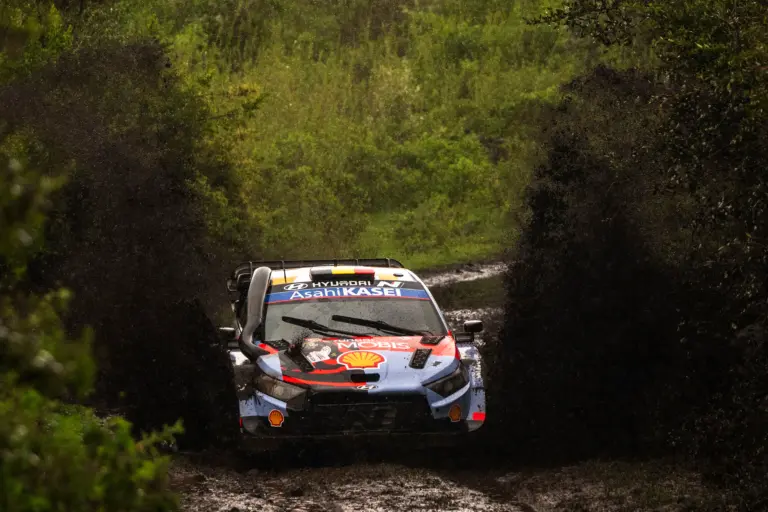 Neuville szerint a Szafari Rallyra szükség van a WRC-ben, de módosítana is rajta
