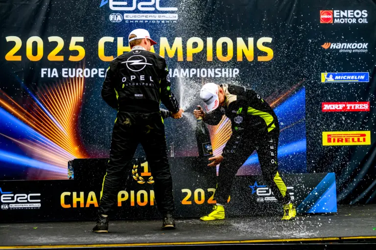 A junior Európa-bajnok csatlakozik Efrén Llarena csapatához