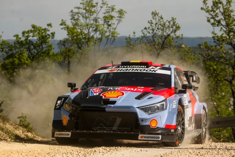 Neuville az abszolút, Solberg a vasárnapi győzelem kapujában Horvátországban